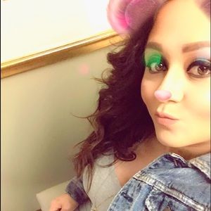 Meet your Posher, Monica